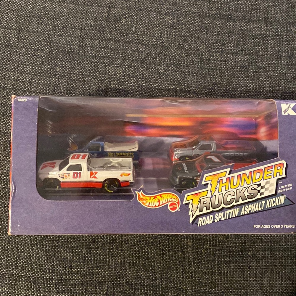 1996 Hot wheels thunder trucks